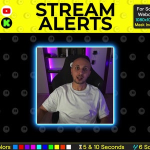 K&ouml;nnte beinhalten: Ein Mann in einem wei&szlig;en Hemd sitzt auf einem Stuhl vor einem violetten und blauen Licht. Das Bild ist in einem blauen Neonrahmen eingefasst. Der Text "STREAM ALERTS" ist in gelben Buchstaben auf schwarzem Hintergrund. Der Text "For Square Webcams 1080x1080 px Mask Included" ist in wei&szlig;en Buchstaben auf schwarzem Hintergrund. Der Text "10 Colors" ist in wei&szlig;en Buchstaben auf gelbem Hintergrund. Der Text "5 & 10 Seconds" ist in wei&szlig;en Buchstaben auf gelbem Hintergrund. Der Text "6 Sounds" ist in wei&szlig;en Buchstaben auf gelbem Hintergrund.