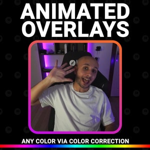 Könnte beinhalten: Ein Mann in einem weißen Hemd sitzt auf einem Stuhl mit violetten und blauen Lichtern hinter ihm. Der Text "ANIMATED OVERLAYS" befindet sich oben im Bild und der Text "ANY COLOR VIA COLOR CORRECTION" unten im Bild.
