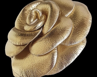 Gold camellia brooch, luxury brooch, vintage brooch, luxury brooch, unique gift, fashion brooch, fashion camellia brooch, brooch 2024