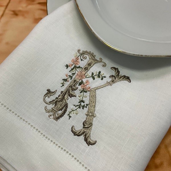 Floral Letter Embroidered Mother's Day Gift Linen White Napkins, Embroidered Napkins, Personalized Napkins, Monogrammed Napkins