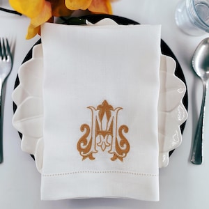 Double Monogram Linen Napkins, Personalized Wedding Napkins Custom Embroidered Linen Napkins, Custom Name Napkins, Personalized Gift Napkins