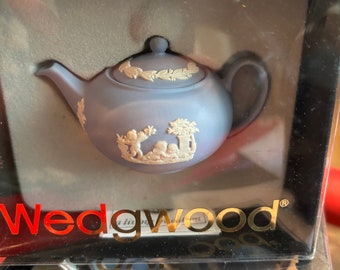 Edgewood mini tea pot