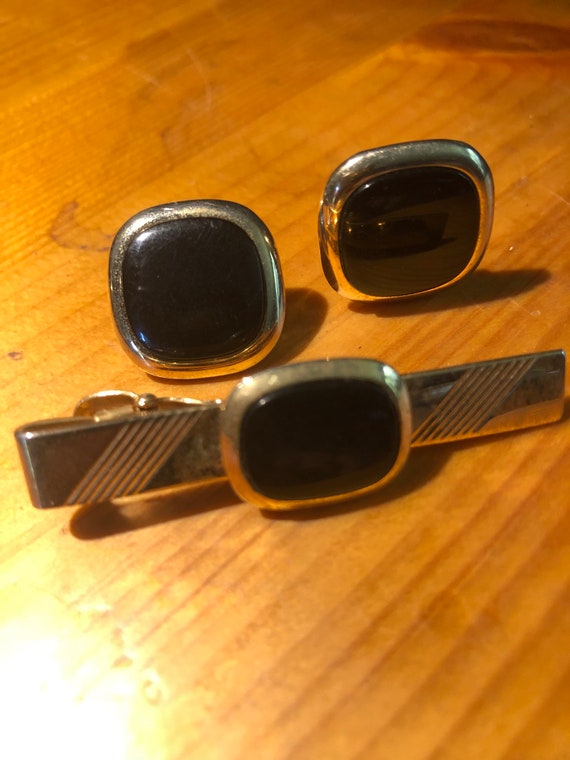 Cufflinks and tie clip onyx and gold set