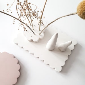 Scallop Decorative Tray| Jewellery Organising Tray| Unique Summer Gift for Host| Jesmonite Trinket Tray| Catch-all Tray| Girl Decor