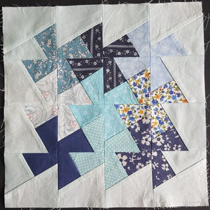 Foundation Paper Piecing (FPP): A different kind of flic-flac pattern. (Dimensions 12, 16, 20, and 24 INCH)