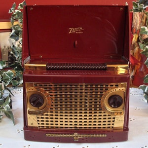 Vintage Zenith 4G800 &quot;Zenette&quot; Portable AC/DC Tube Radio with Original Box and Operating Manual, 1948
