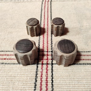New Reproduction Set of 4 Sprocket Style Radio Knobs