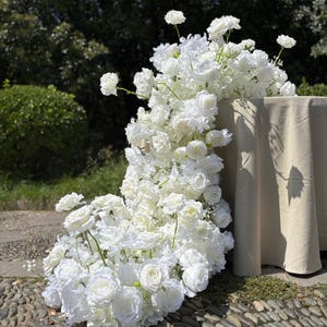 Ships from USA /White Flower Garland for Wedding Arch, Table Flower Runner, Wedding Centerpiece Table Runner, Flower Row for Wedding Aisle