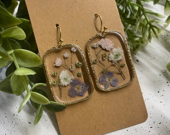 Earrings with colorful flowers resin I synthetic resin I delicate, elegant, light, romantic jewelry forget-me-not gypsophila white blue gold