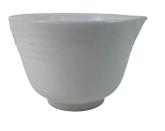 PYREX Hamilton Beach Small White Milk Glass Mixing Bowl w/Pour Spout 6.25"