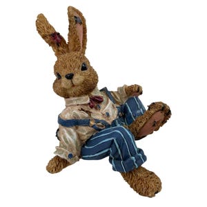 ヴィンテージ 3.5インチ レジン製棚置きフィギュア 茶色のウサギ オーバーオール着用 KK 1999