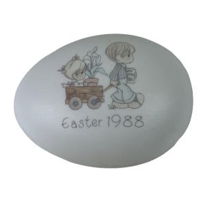 Vintage Enesco Precious Moments Easter 1988 Porcelain Egg Trinket Box Container