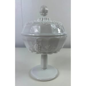Vintage Westmoreland Paneled Grape Covered Compote/Candy Dish Milk Glass