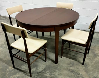 Nordic Vintage uitschuifbare tafel en stoelen