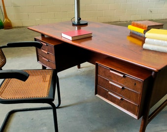 Gunni Omann Mod 75 bureau.