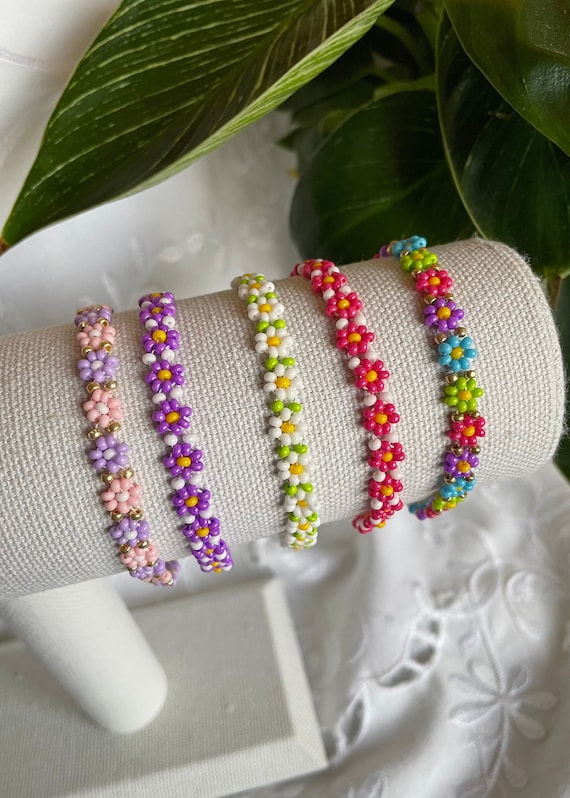 Seed bead 2024 daisy bracelet