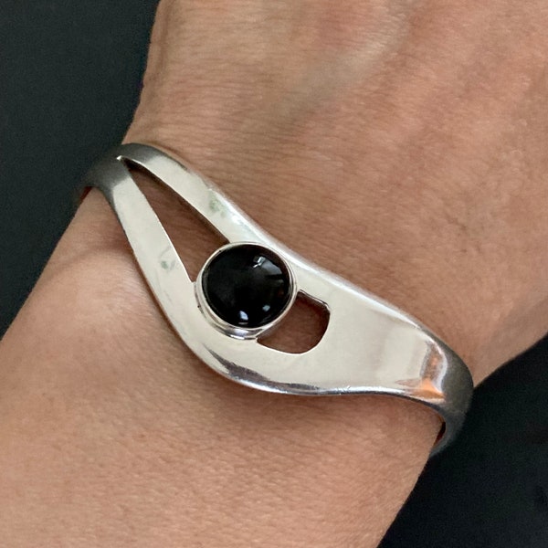 Taxco Sterling Silver Onyx Cuff Bracelet, Sterling Silver Boomerang Bracelet 6.25 Inch, Silver Modernist Small Wrist Cuff Bracelet