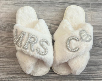 MRS Bride Rhinestone Slippers, Bride Gift, Wedding Shower Gift, Honeymoon Eloping Gift, Future Bride Slippers, Bridal Bridesmaids Slippers