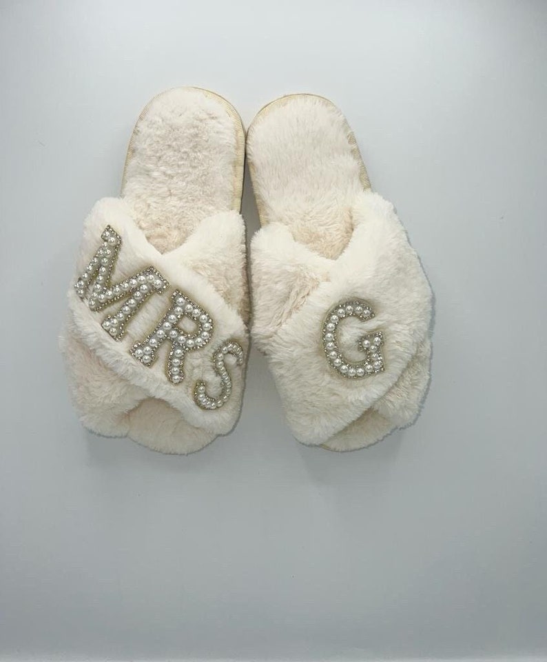 Personalized Slippers, Spa Slippers, Customized Slippers, Rhinestone slippers, Initials Slippers, Bride Bridesmaids Slippers, Bride Gift