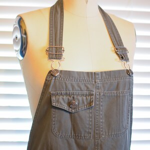 Upcycled Cotton Apron: Army Green Utility Style with Pockets image 3
