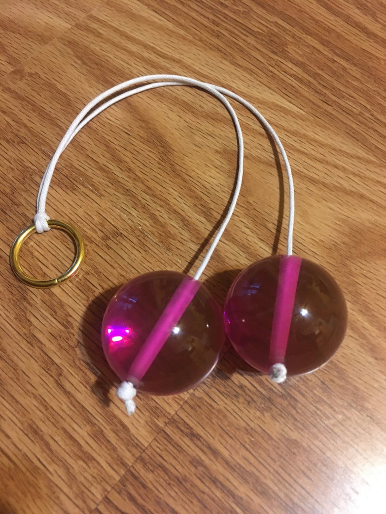 Clackers Click Clacks Klackers Acrylic Balls String Rope Knockers Whackers Kabangers Whakkos Noise Maker Toy Pink image 1