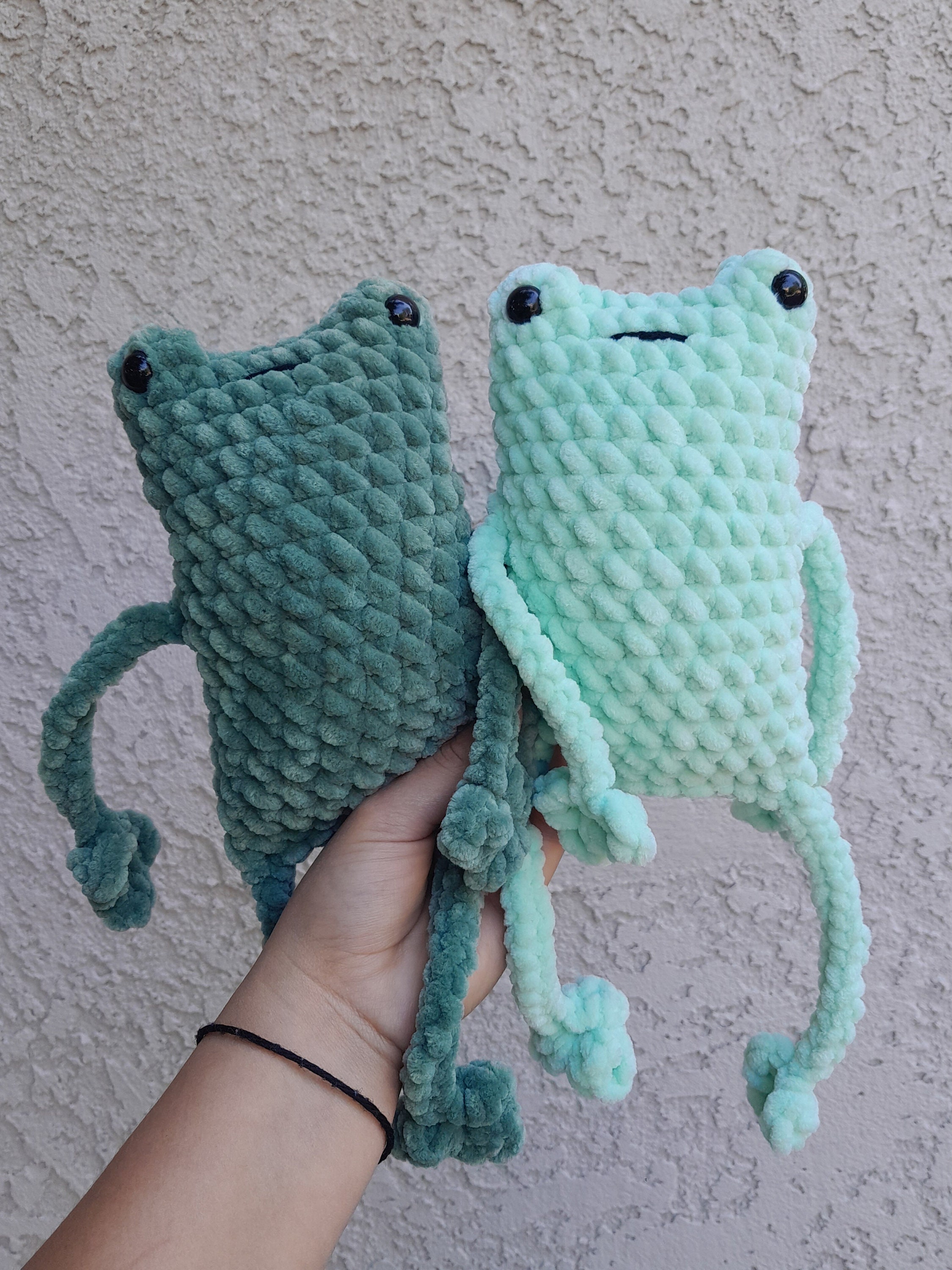 Mini Reversible Frog Crochet Kit, Beginner Crochet Kit, Christmas Gift,  Cheap Gifts, Crochet Plushie, Crochet Frog, Stocking Filler 