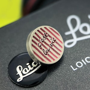 C'est la vie Engraved Camera Hot Shoe Cover, Shutter Button, That's Life French Quote, Fits Canon, Sony, Fuji, Nikon Bild 11