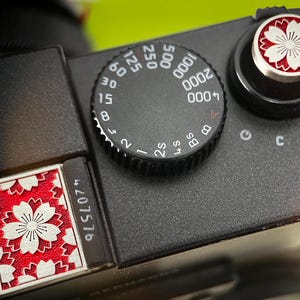 Cherry Blossom camerabeschermingsset, inclusief beschermkapje voor de flitsschoen en ontspanknop, geschikt voor Fuji, Canon, Nikon en Sony camera's.