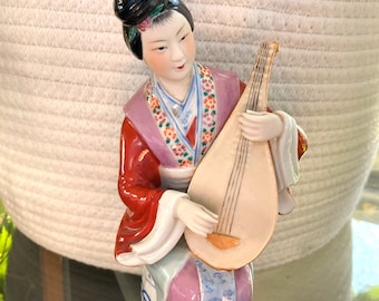 Vintage Chinese Porcelain Noblewoman Playing Pipa Figurine