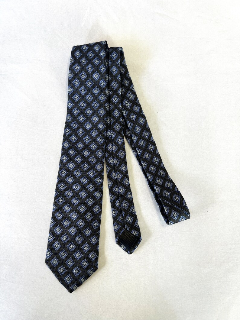 Vintage Brooks Brothers Grey Background Blue Diamonds Tie Designer Men's Necktie image 7