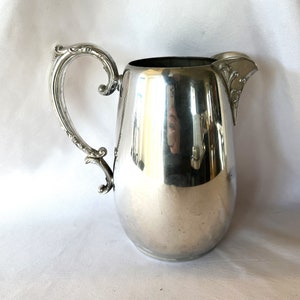 Vintage W M Rogers Silver Plate Large Water Pitcher with Ice Guard Fine Table Service Barware Pitcher