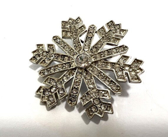 Vintage Monet Snowflake Winter Holiday Brooch Cos… - image 1
