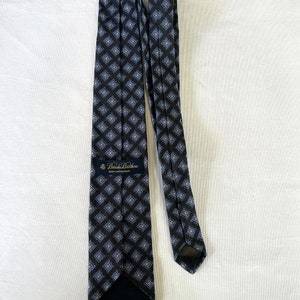 Vintage Brooks Brothers Grey Background Blue Diamonds Tie Designer Men's Necktie image 3