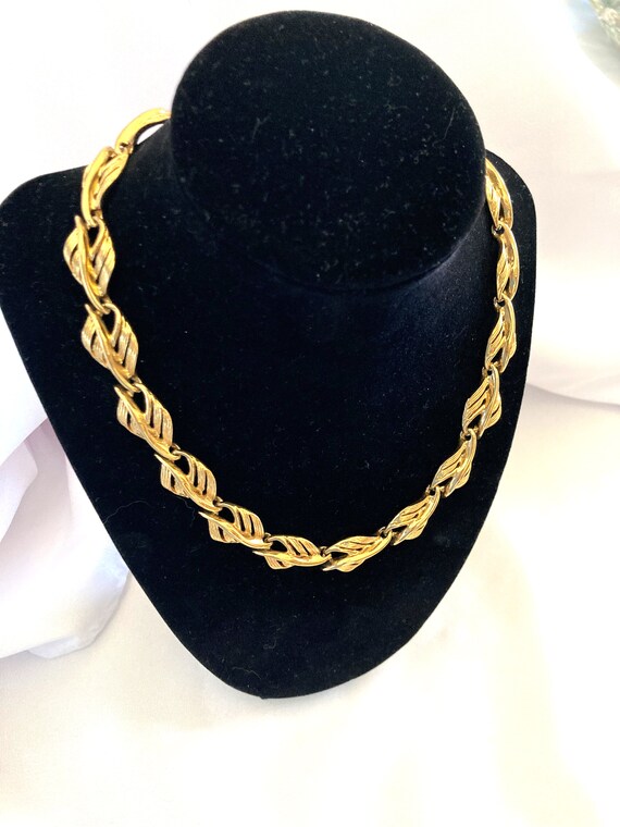 Vintage Napier Gold Tone Leaf Necklace Designer S… - image 1