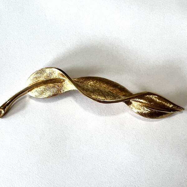 Vintage Monet Gold Twirling Leaf Brooch Pin Costume Jewelry