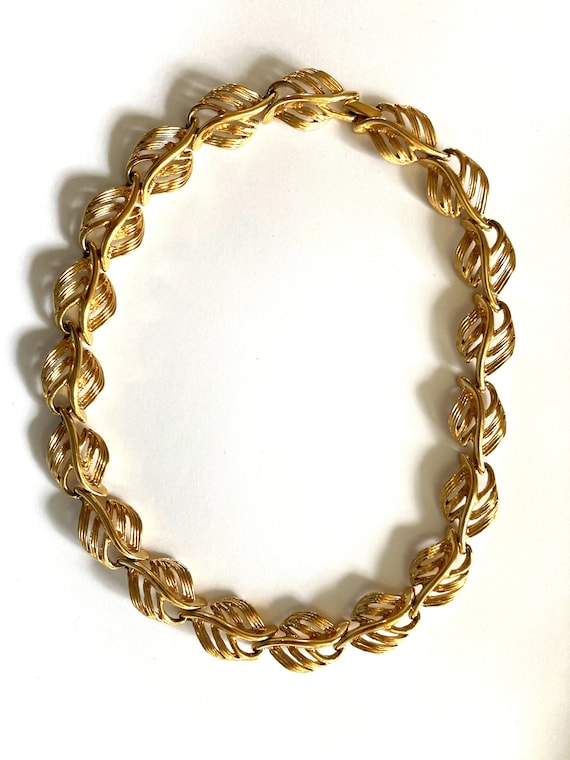 Vintage Napier Gold Tone Leaf Necklace Designer S… - image 3