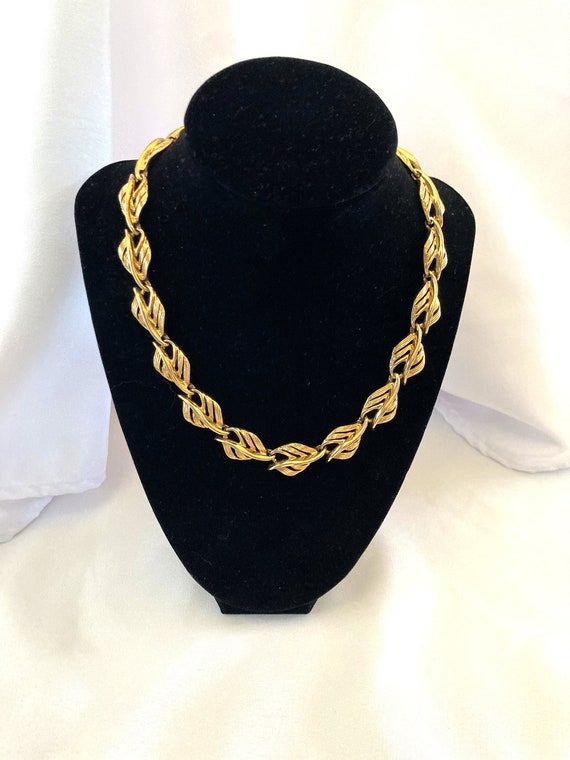 Vintage Napier Gold Tone Leaf Necklace Designer S… - image 4