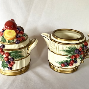 Vintage Fitz & Floyd Classics Christmas &quot;Winter Spice&quot; Ceramic Cream Pitcher and Lidded Sugar Bowl Set
