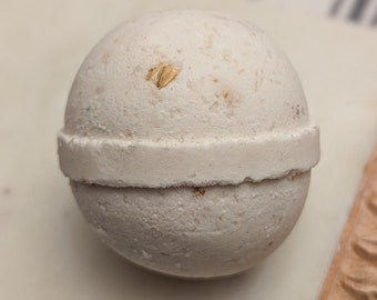 King's Soapworks Bath Bomb - Honey Bunches - 5oz