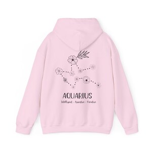 Sudadera con capucha del zodiaco floral: sudadera personalizada con horóscopo, regalo astrológico imagen 10