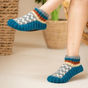 womens house socks/nonslip socks for men/womens slipper socks with grippers/snoozies slipper socks/pull on slipper socks/indoor socks