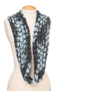 UNIQSHOPPERS Hand Knitted Woolen Scarf | Ultra Soft Neck Warmer Chunky Scarf | Circular Style Elegant Infinity & Fleece Lined Crochet Scarf