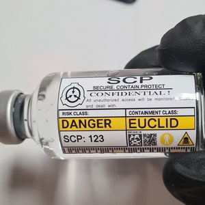 SCP-123 Piccolo buco nero / Cosplay / Pasta inquietante / SCP / Protezione contenimento sicura / Orrore / Decorazione / Idea decorativa / Classe dell'oggetto: Keter