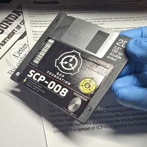 Disco de Pesquisa SCP-008 – Adereço de Arquivo da Fundação SCP para Cosplay