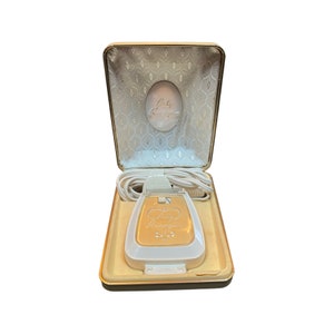 Lady Remington vintage electric razor