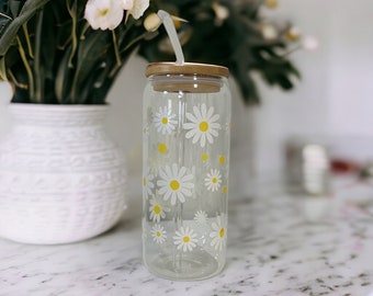 Daisy Iced Coffee Cup, Flower Glass Cup, Girl Glass Cup, Daisy Tumbler, Flower Tumbler, Daisy Glass Can, Daisy Cup, Womens Gift, Daisy Gift