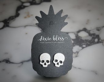Gray Glitter Skull Stud Earrings, Stud Earrings, Halloween Earrings, Skull Studs, Skull Earrings, Halloween Jewerly, Skull cute earrings