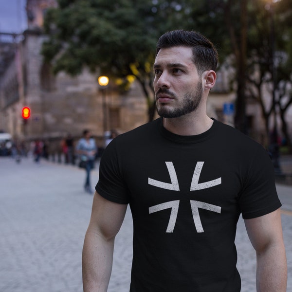Distressed Iron Cross / White Cross / Crusader Cross Unisex t-shirt