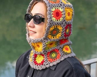 Kominiarka z wełny w odcieniach ziemi: szalik szydełkowy z kapturem