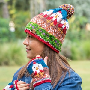 Chicken hat, Hand knit Chicken bobble beanie, Fingerless Gloves matching set, Warm Fleece lined, Chicken bird lovers gift, Farmer&#39;s gift